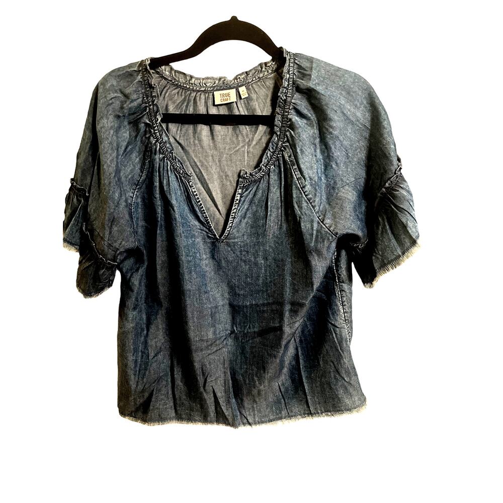 Women’s Denim blouse medium